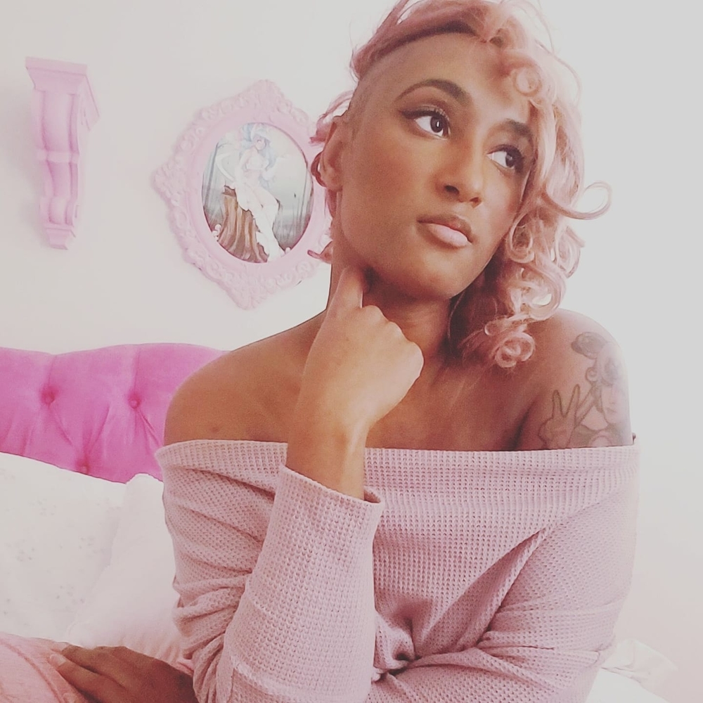 Meet your Posher, Regena